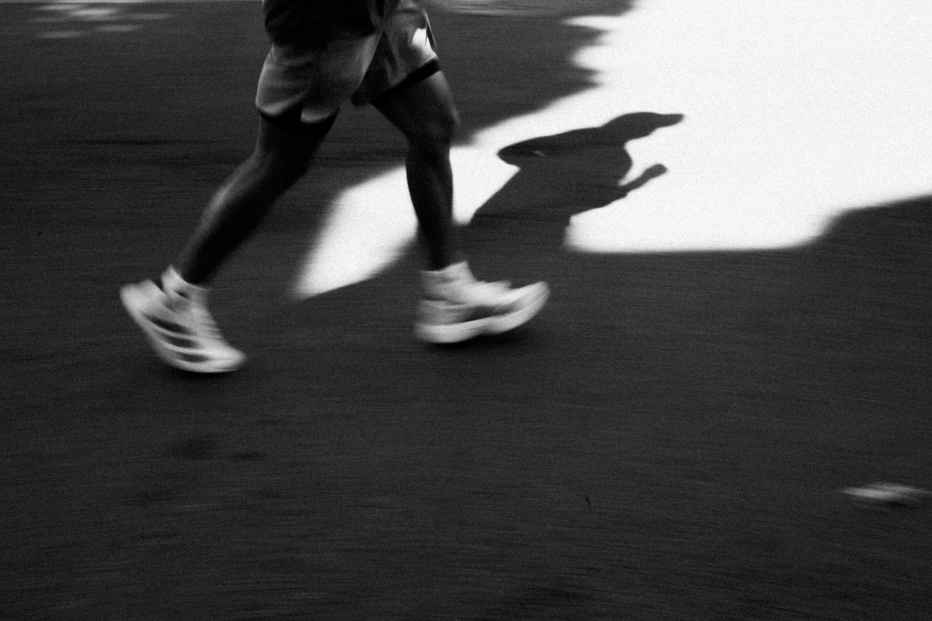 Runner training outdoors for Best gym app for auto-detected exercise candidates.